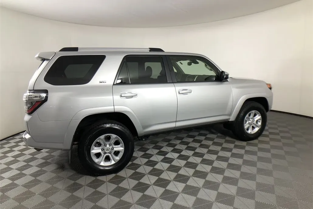2024 Toyota 4Runner SR5 photo 1