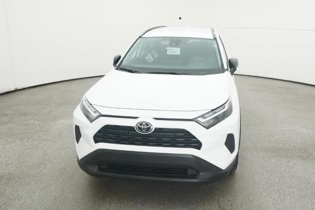 2025 Toyota RAV4 Hybrid LE photo 1