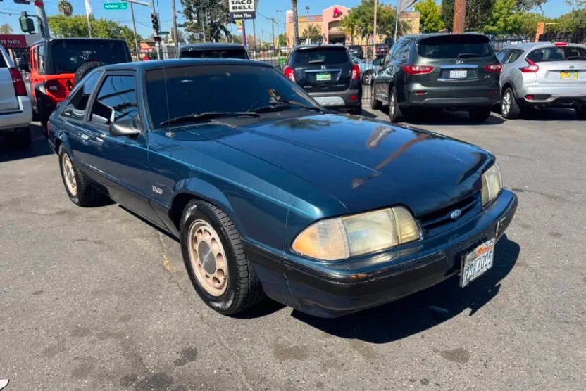 1987 Ford Mustang LX photo 1