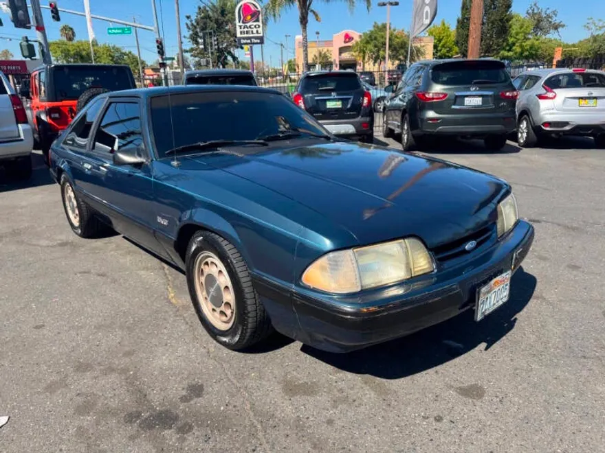 1987 Ford Mustang LX photo 1
