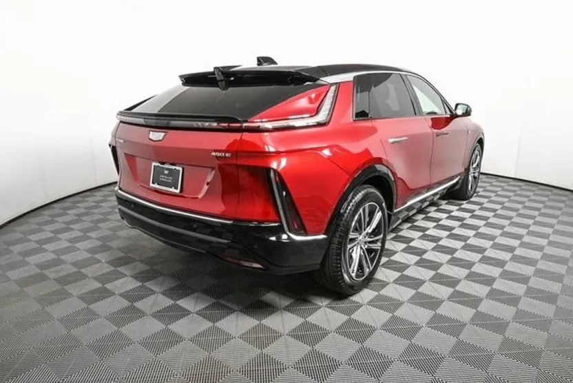 2026 Cadillac Lyriq Luxury photo 1