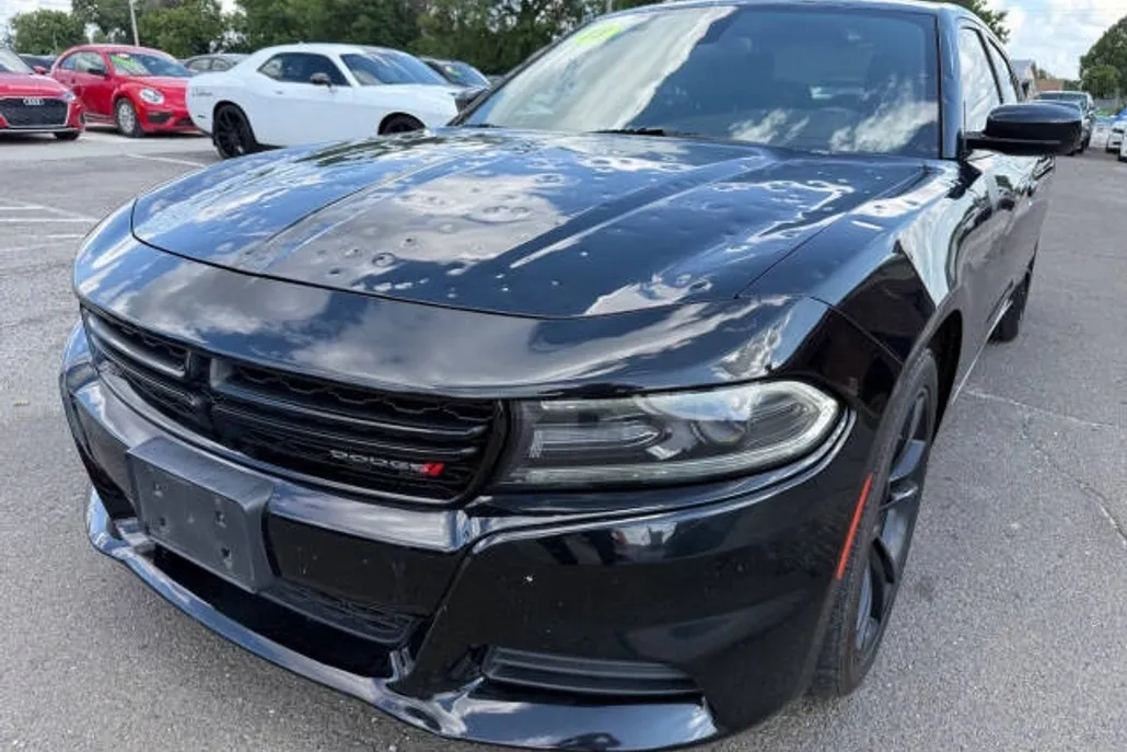 2018 Dodge Charger SXT photo 1