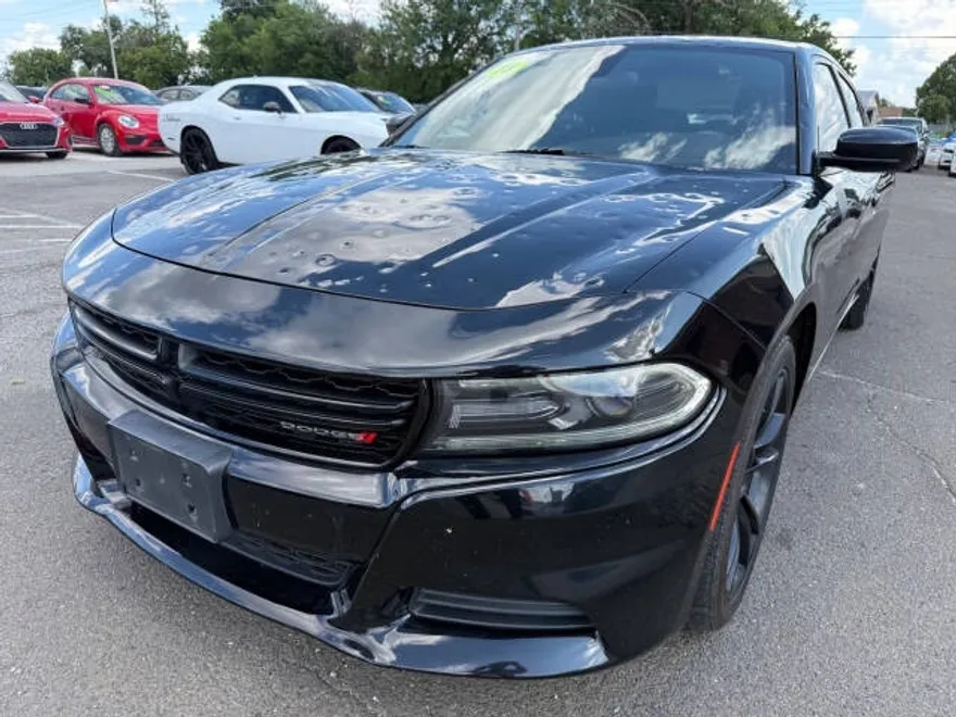 2018 Dodge Charger SXT photo 1