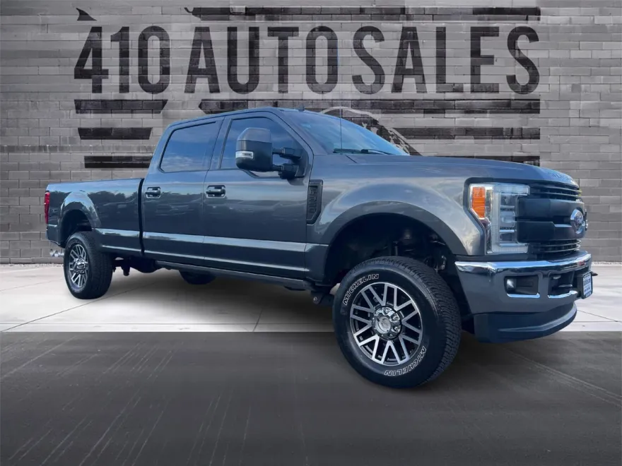 2019 Ford F-350 Lariat photo 1