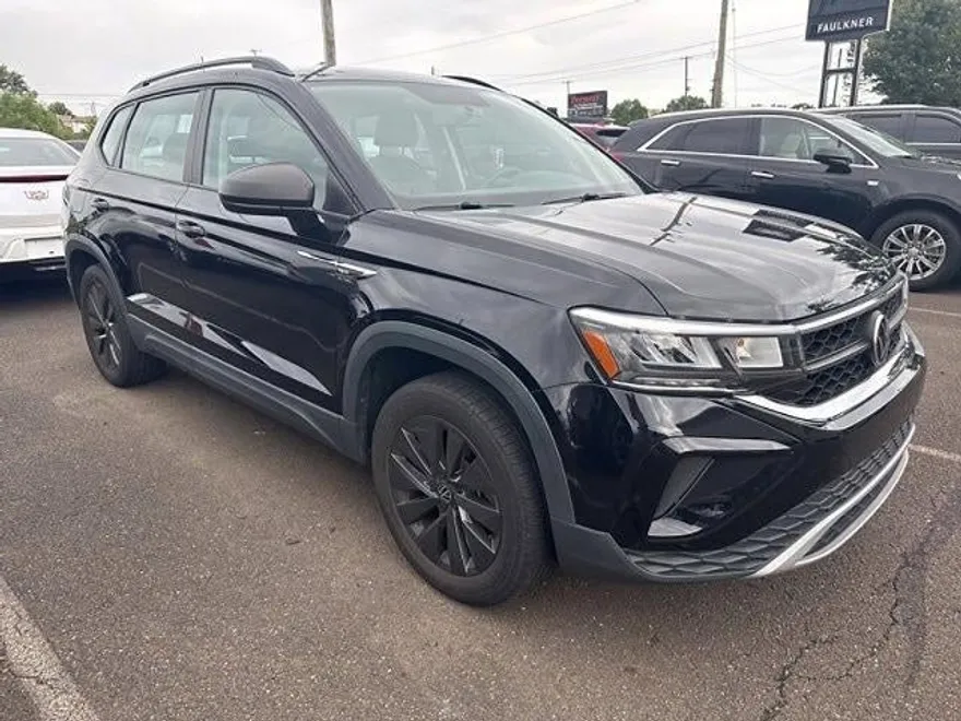 2022 Volkswagen Taos S photo 1