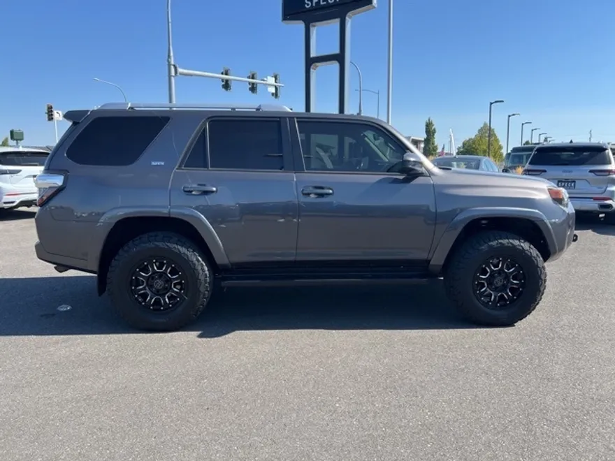 2015 Toyota 4Runner Limited photo 1
