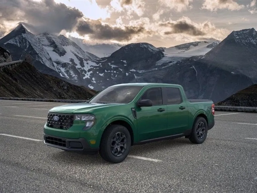 2025 Ford Maverick XLT photo 1