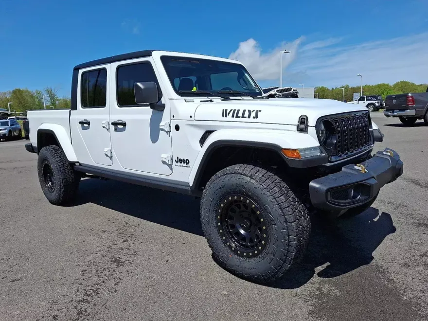 2025 Jeep Gladiator Willys photo 1