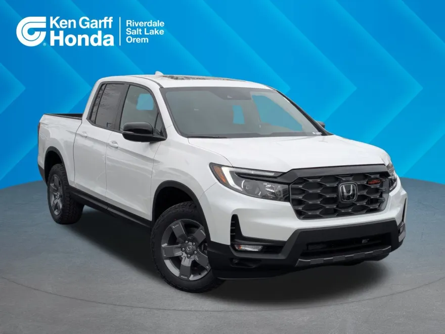 2025 Honda Ridgeline TrailSport photo 1