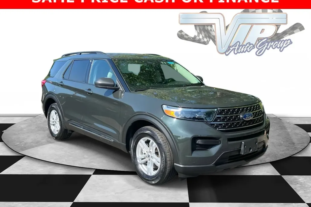 2022 Ford Explorer XLT photo 1