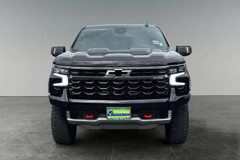 2025 Chevrolet Silverado 1500 ZR2 photo 1