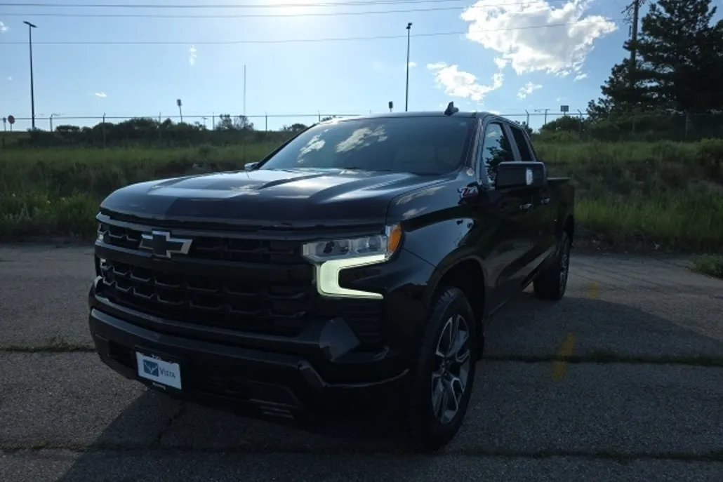 2022 Chevrolet Silverado 1500 RST photo 1