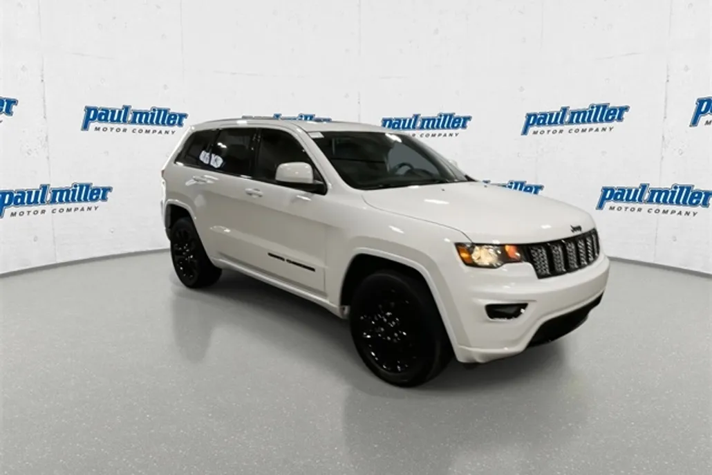 2020 Jeep Grand Cherokee Altitude photo 1