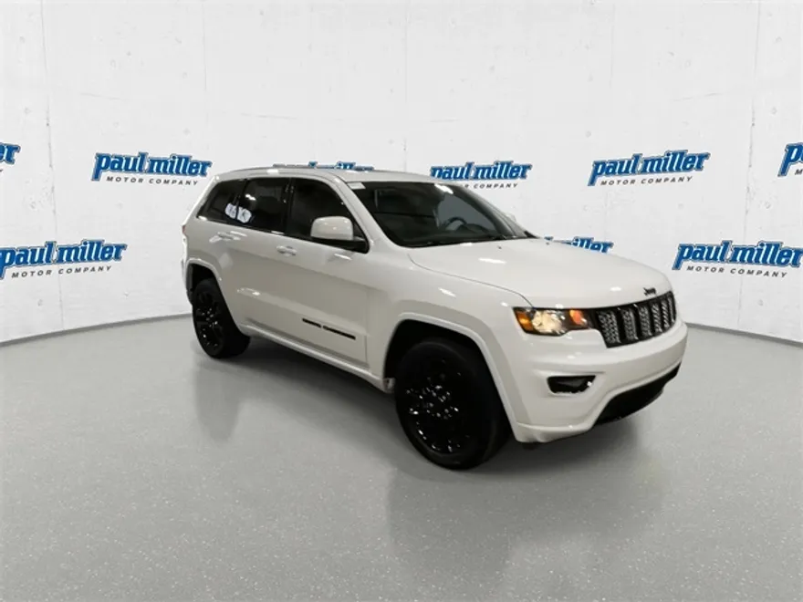 2020 Jeep Grand Cherokee Altitude photo 1
