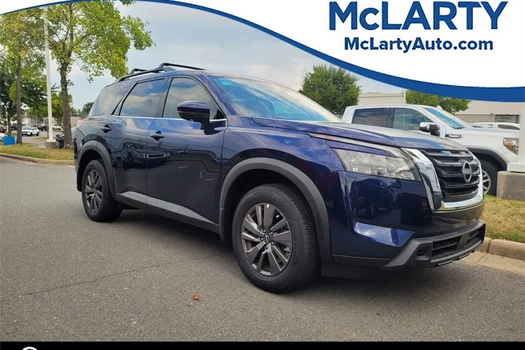 2024 Nissan Pathfinder SV photo 1