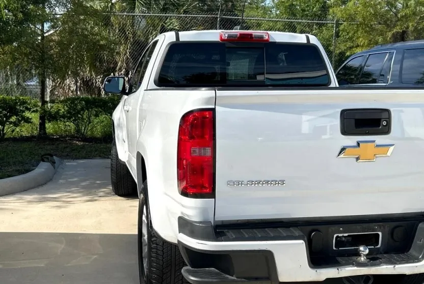 2017 Chevrolet Colorado LT photo 1