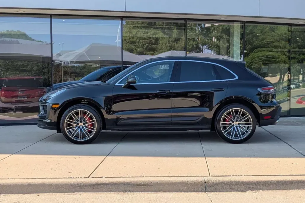 2025 Porsche Macan S photo 1