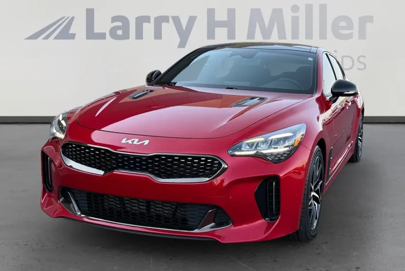 2023 Kia Stinger GT-Line photo 1