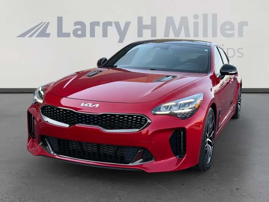 2023 Kia Stinger GT-Line photo 1