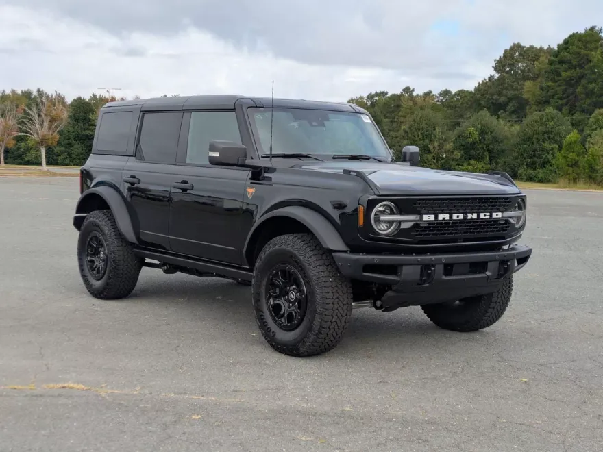 2025 Ford Bronco Badlands photo 1