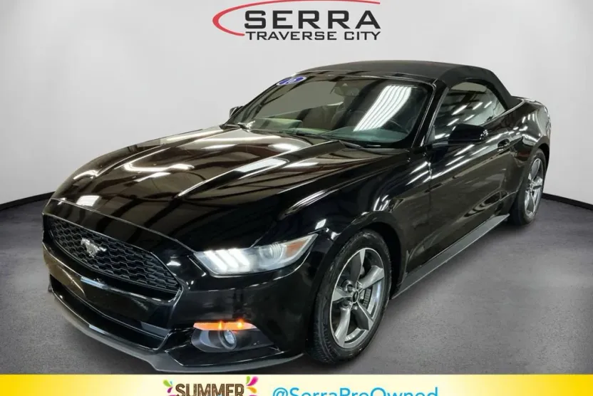 2016 Ford Mustang V6 Convertible photo 1