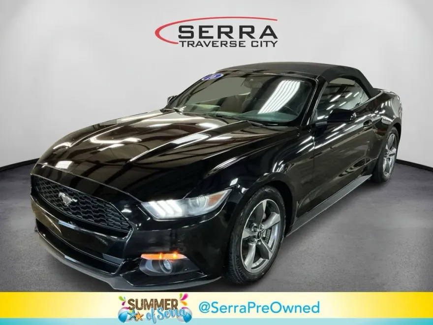 2016 Ford Mustang V6 Convertible photo 1