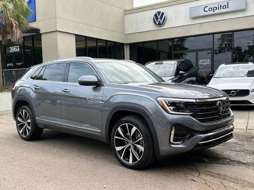 2025 Volkswagen Atlas Cross Sport SEL Premium R-Line photo 1