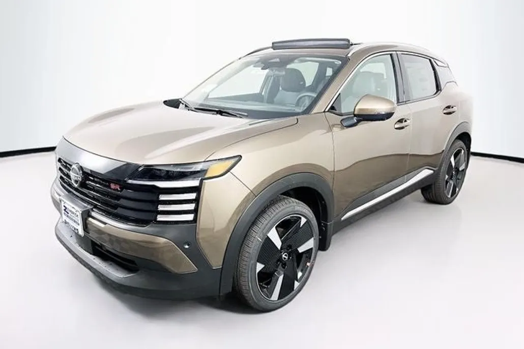 2025 Nissan Kicks SR photo 1