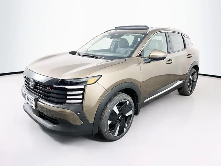 2025 Nissan Kicks SR photo 1