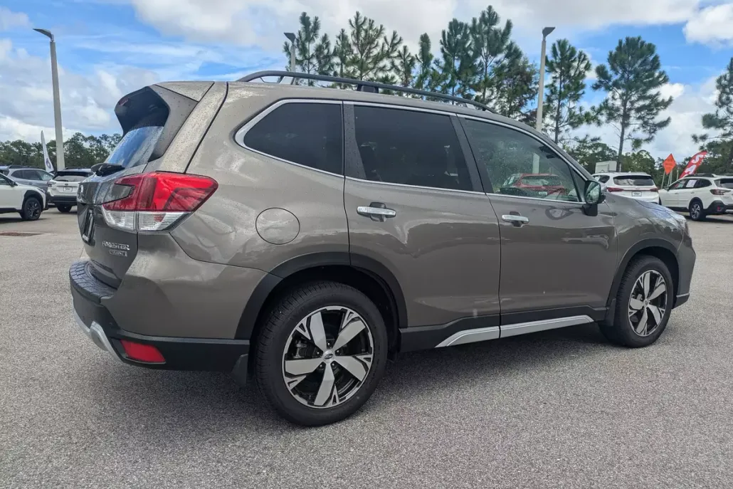 2019 Subaru Forester Touring photo 1
