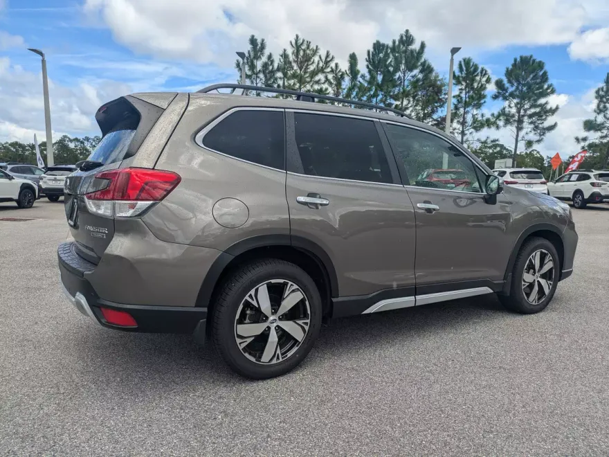 2019 Subaru Forester Touring photo 1