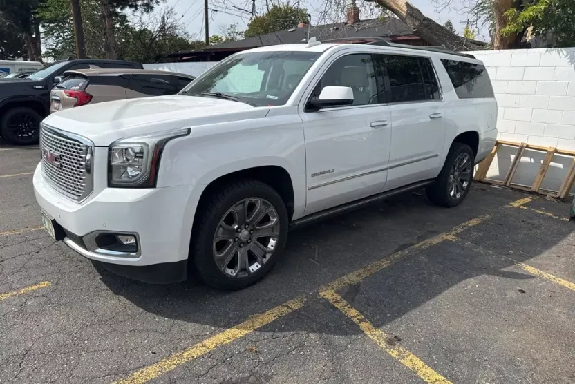 2016 Gmc Yukon XL Denali photo 1