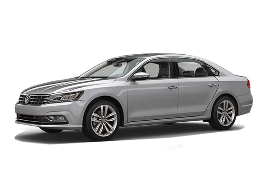 2017 Volkswagen Passat SEL Premium photo 1