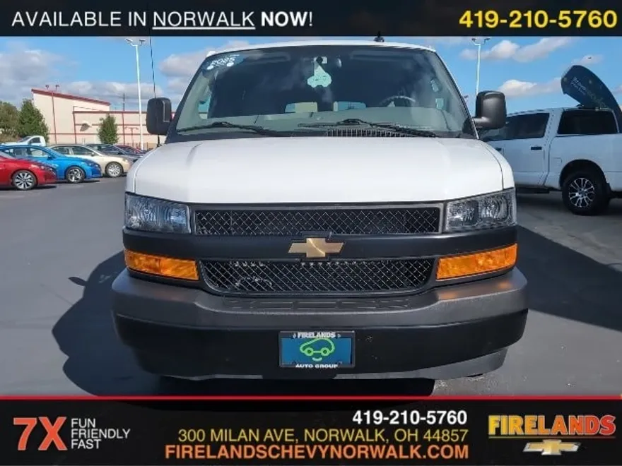 2025 Chevrolet Express Passenger 3500 Van photo 1