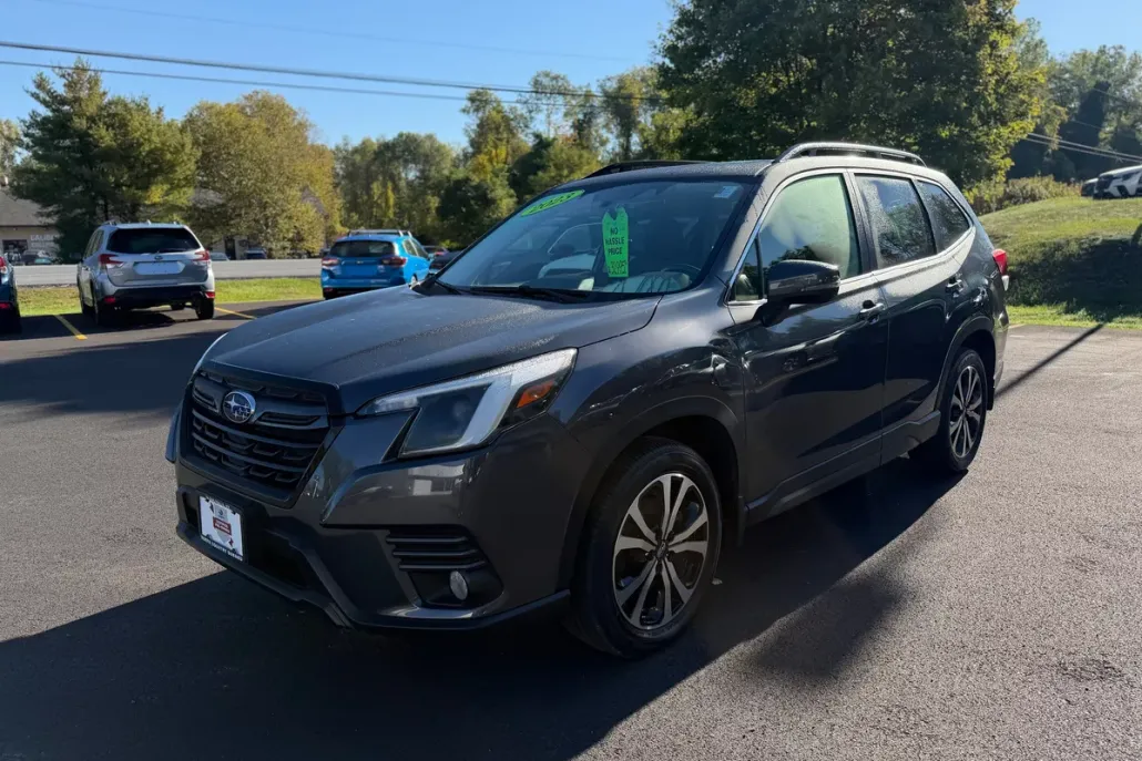 2023 Subaru Forester Limited photo 1