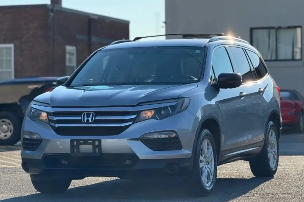 2016 Honda Pilot LX Sport photo 1
