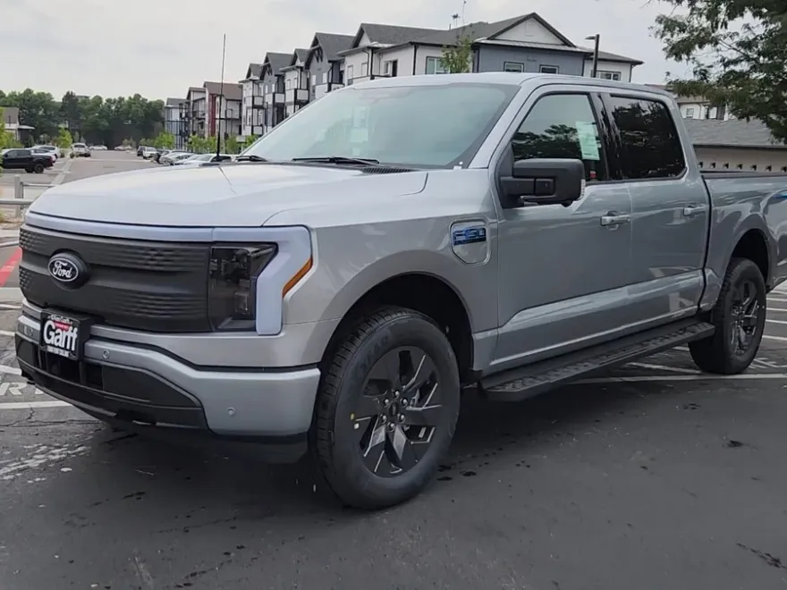 2025 Ford F-150 Lightning photo 1