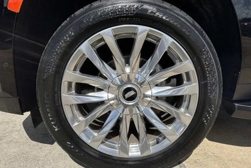 2023 Cadillac Escalade ESV Premium Luxury photo 1