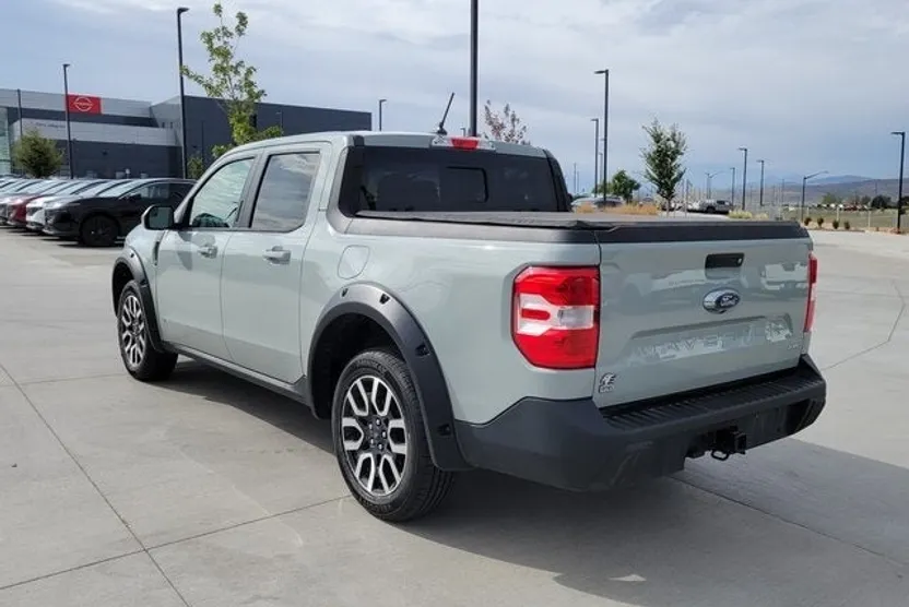 2022 Ford Maverick Lariat photo 1