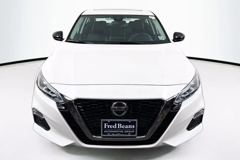 2021 Nissan Altima 2.5 SR photo 1