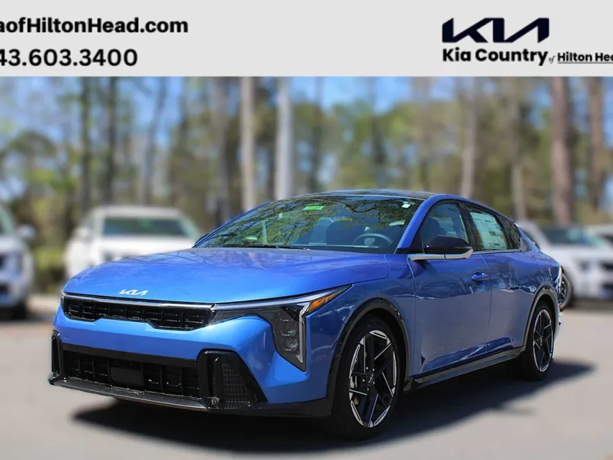2025 Kia K4 GT-Line photo 1