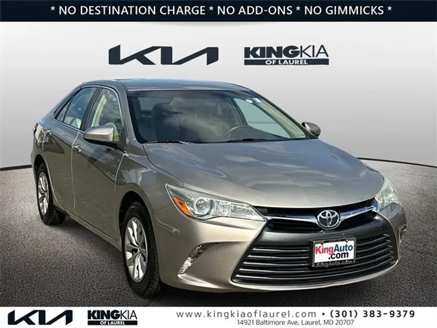 2016 Toyota Camry photo 1