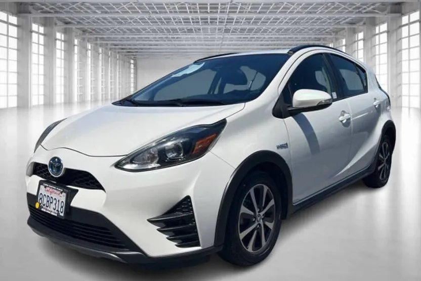 2018 Toyota Prius C One Two Three Four photo 1