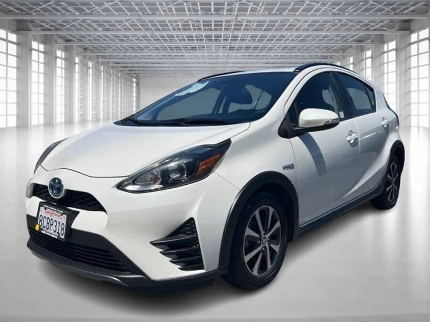 2018 Toyota Prius C One Two Three Four photo 1