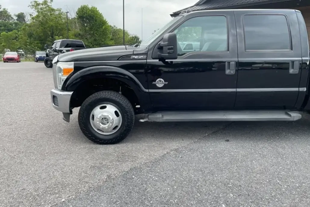 2016 Ford F-350 XLT photo 1
