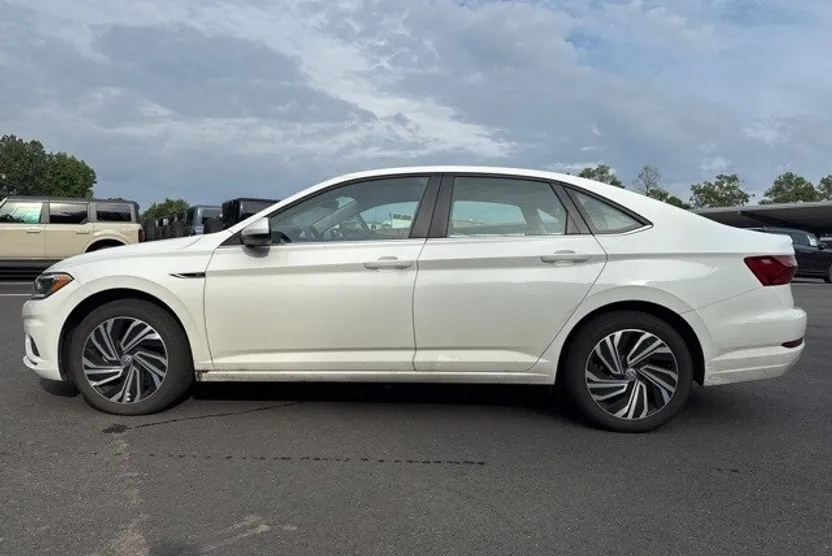 2021 Volkswagen Jetta SEL photo 1