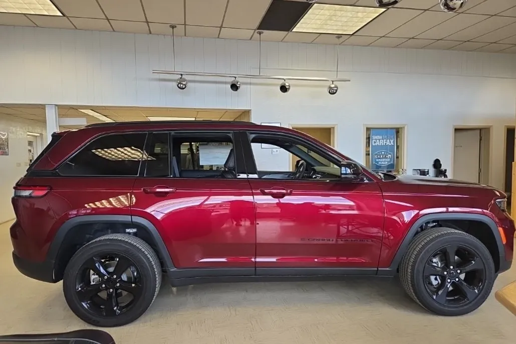 2025 Jeep Grand Cherokee Altitude X photo 1