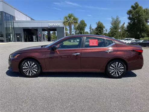 2024 Nissan Altima 2.5 SV photo 4