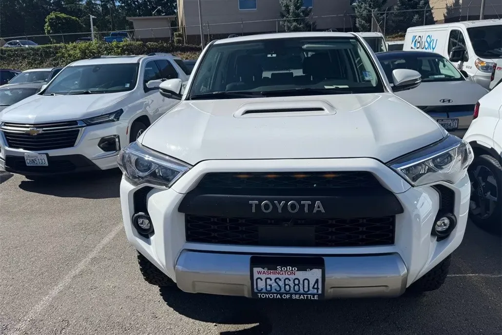 2023 Toyota 4Runner TRD Off-Road Premium photo 1