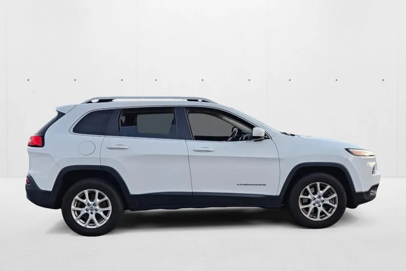 2015 Jeep Cherokee Latitude photo 1